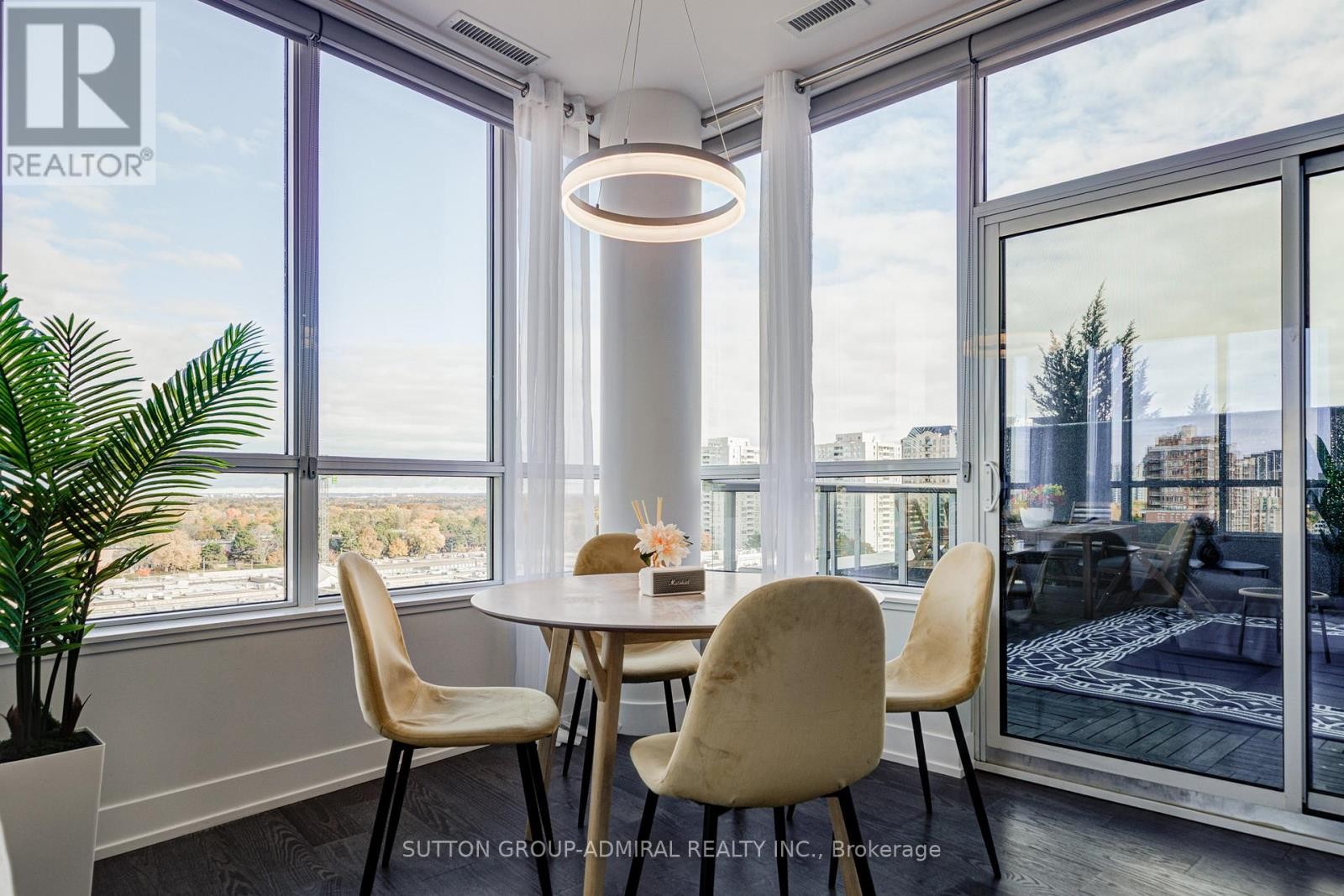 












912 - 7 KENASTON GARDENS

,
Toronto (Bayview Village),




Ontario
M2K1G7

