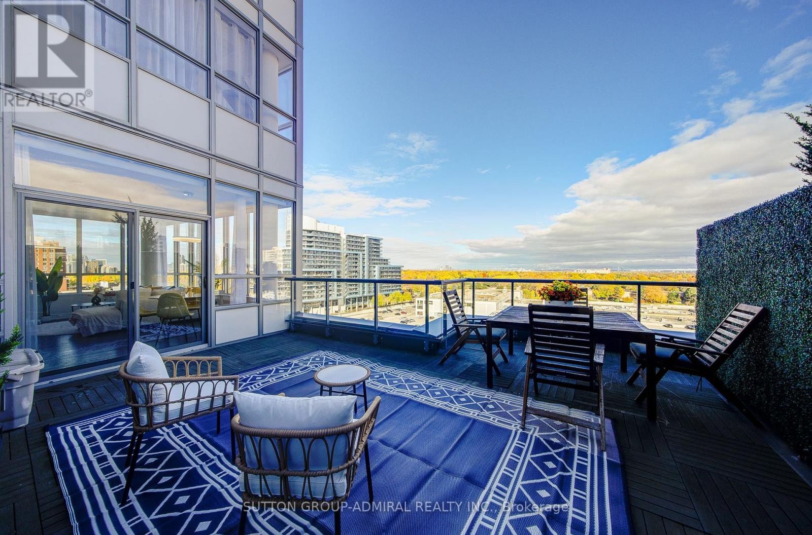 












912 - 7 KENASTON GARDENS

,
Toronto (Bayview Village),




Ontario
M2K1G7

