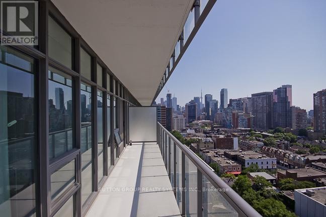 












1609 - 33 CHARLES STREET E

,
Toronto (Church-Yonge Corridor),




Ontario
M4Y1R9

