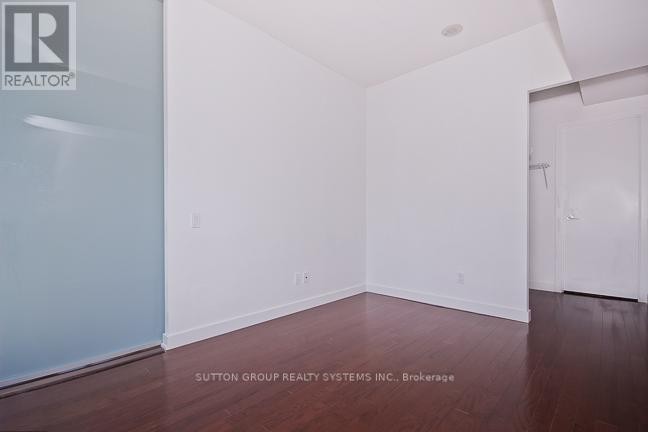 












1609 - 33 CHARLES STREET E

,
Toronto (Church-Yonge Corridor),




Ontario
M4Y1R9

