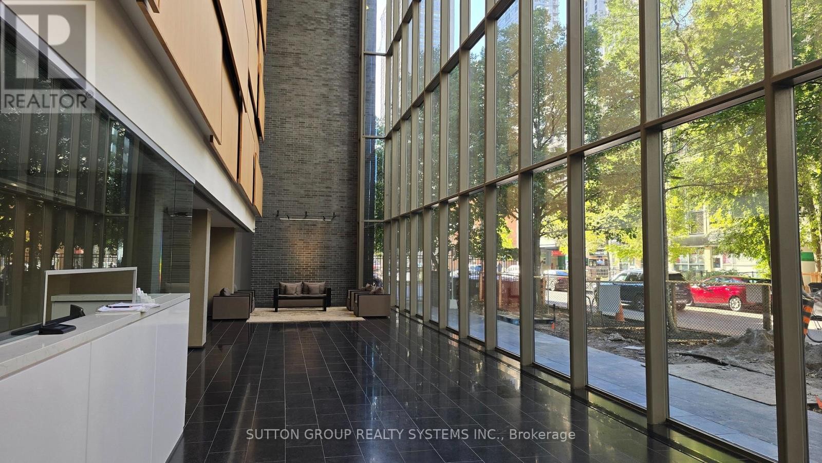 












1609 - 33 CHARLES STREET E

,
Toronto (Church-Yonge Corridor),




Ontario
M4Y1R9

