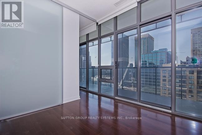 












1609 - 33 CHARLES STREET E

,
Toronto (Church-Yonge Corridor),




Ontario
M4Y1R9

