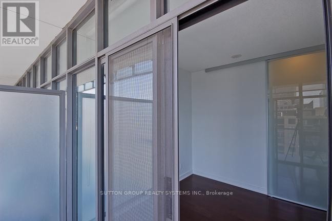 












1609 - 33 CHARLES STREET E

,
Toronto (Church-Yonge Corridor),




Ontario
M4Y1R9

