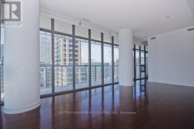 












1609 - 33 CHARLES STREET E

,
Toronto (Church-Yonge Corridor),




Ontario
M4Y1R9

