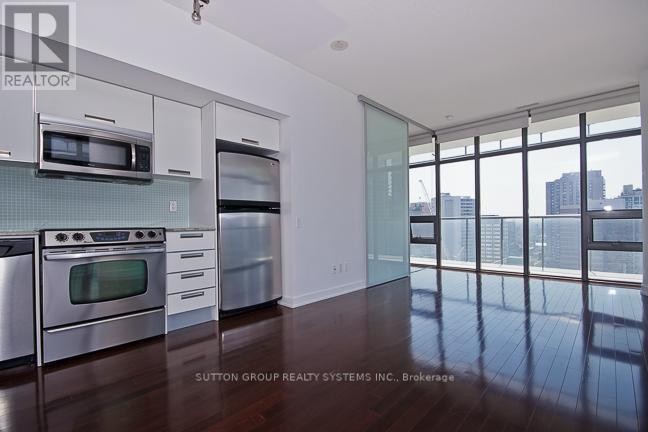 












1609 - 33 CHARLES STREET E

,
Toronto (Church-Yonge Corridor),




Ontario
M4Y1R9

