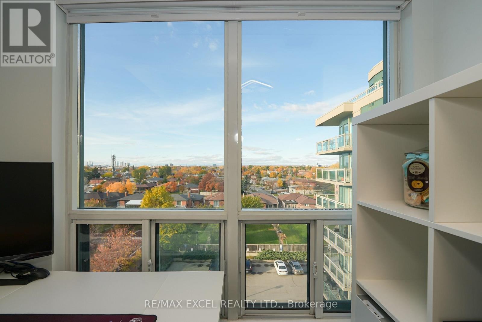 












711 - 920 SHEPPARD AVENUE W

,
Toronto (Bathurst Manor),




Ontario
M3H0A2

