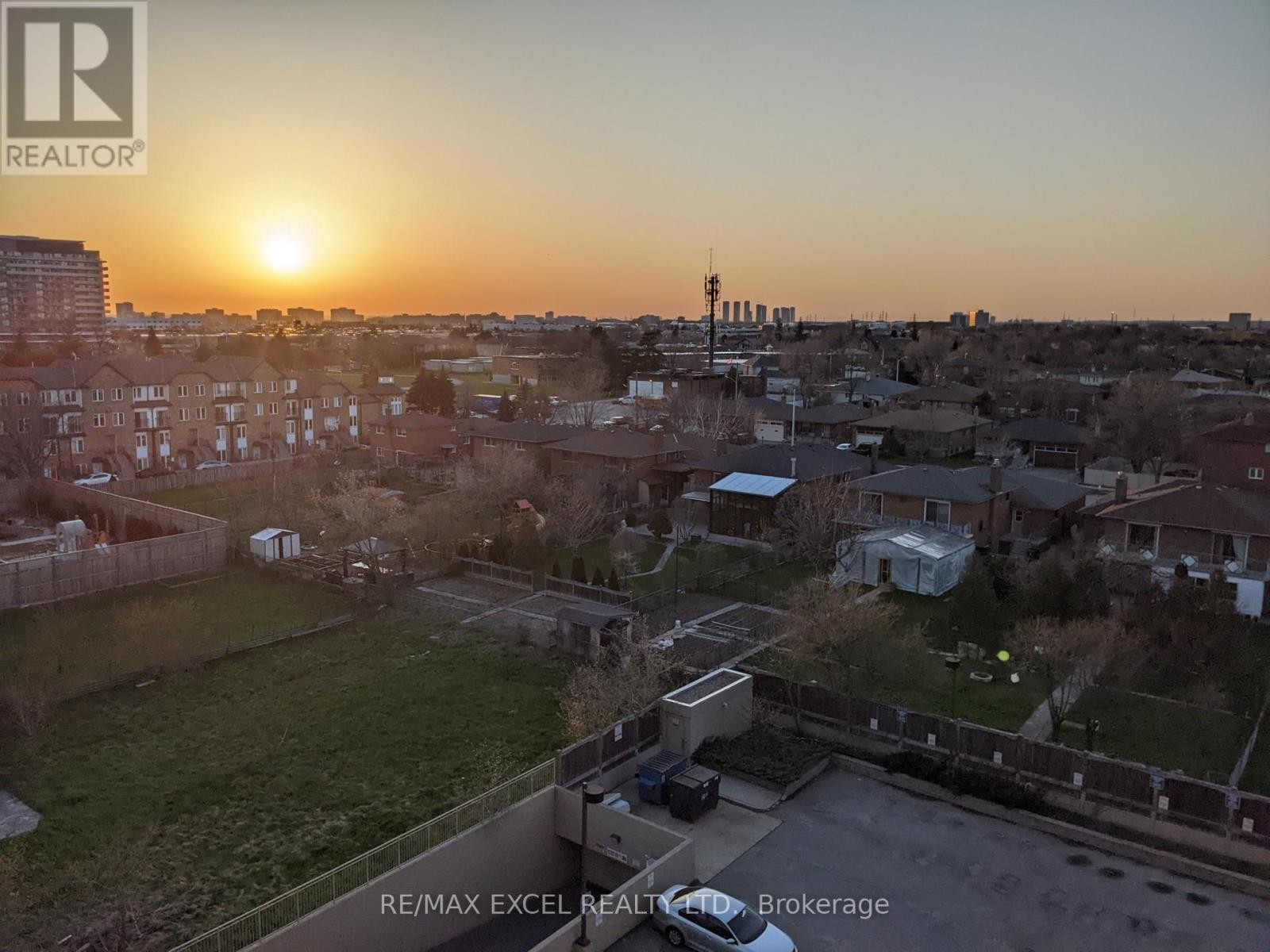 












711 - 920 SHEPPARD AVENUE W

,
Toronto (Bathurst Manor),




Ontario
M3H0A2

