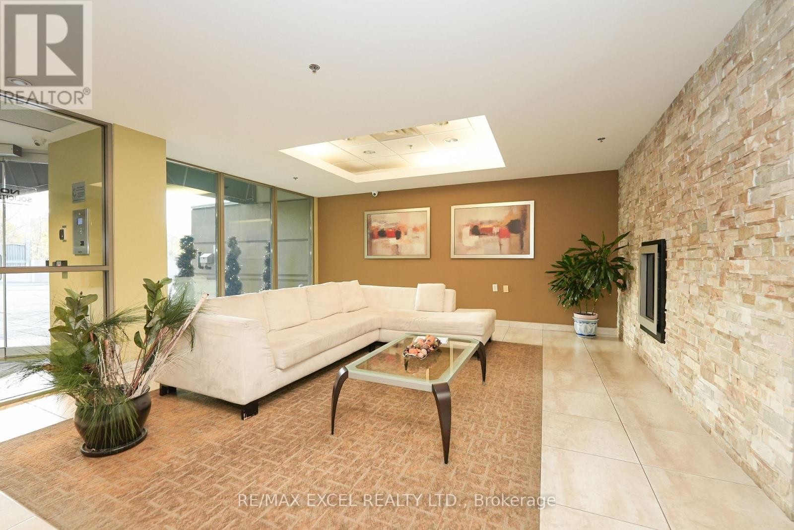 












711 - 920 SHEPPARD AVENUE W

,
Toronto (Bathurst Manor),




Ontario
M3H0A2

