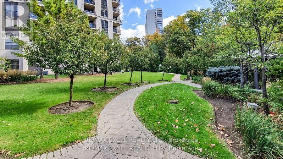 












1204 - 135 WYNFORD DRIVE

,
Toronto (Banbury-Don Mills),




Ontario
M3C0J4

