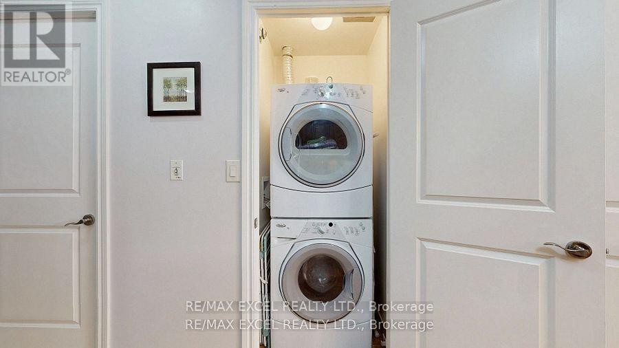 












1204 - 135 WYNFORD DRIVE

,
Toronto (Banbury-Don Mills),




Ontario
M3C0J4

