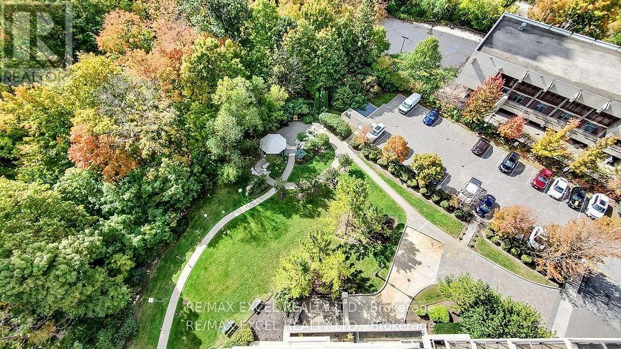 












1204 - 135 WYNFORD DRIVE

,
Toronto (Banbury-Don Mills),




Ontario
M3C0J4

