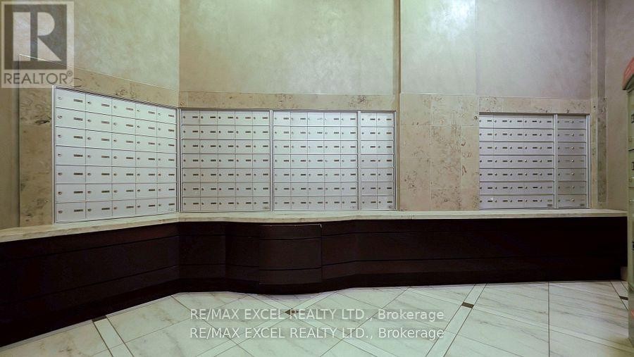 












1204 - 135 WYNFORD DRIVE

,
Toronto (Banbury-Don Mills),




Ontario
M3C0J4

