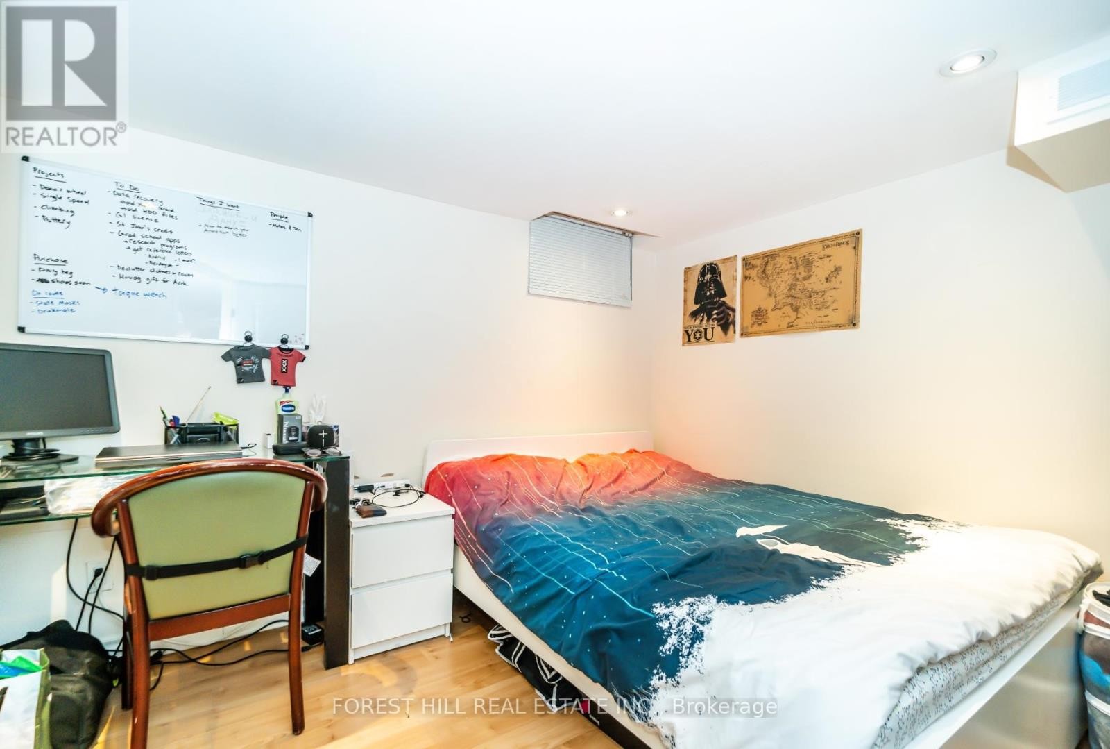 












LOWER - 224 PALMERSTON AVENUE

,
Toronto (Trinity-Bellwoods),




Ontario
M6J2J4

