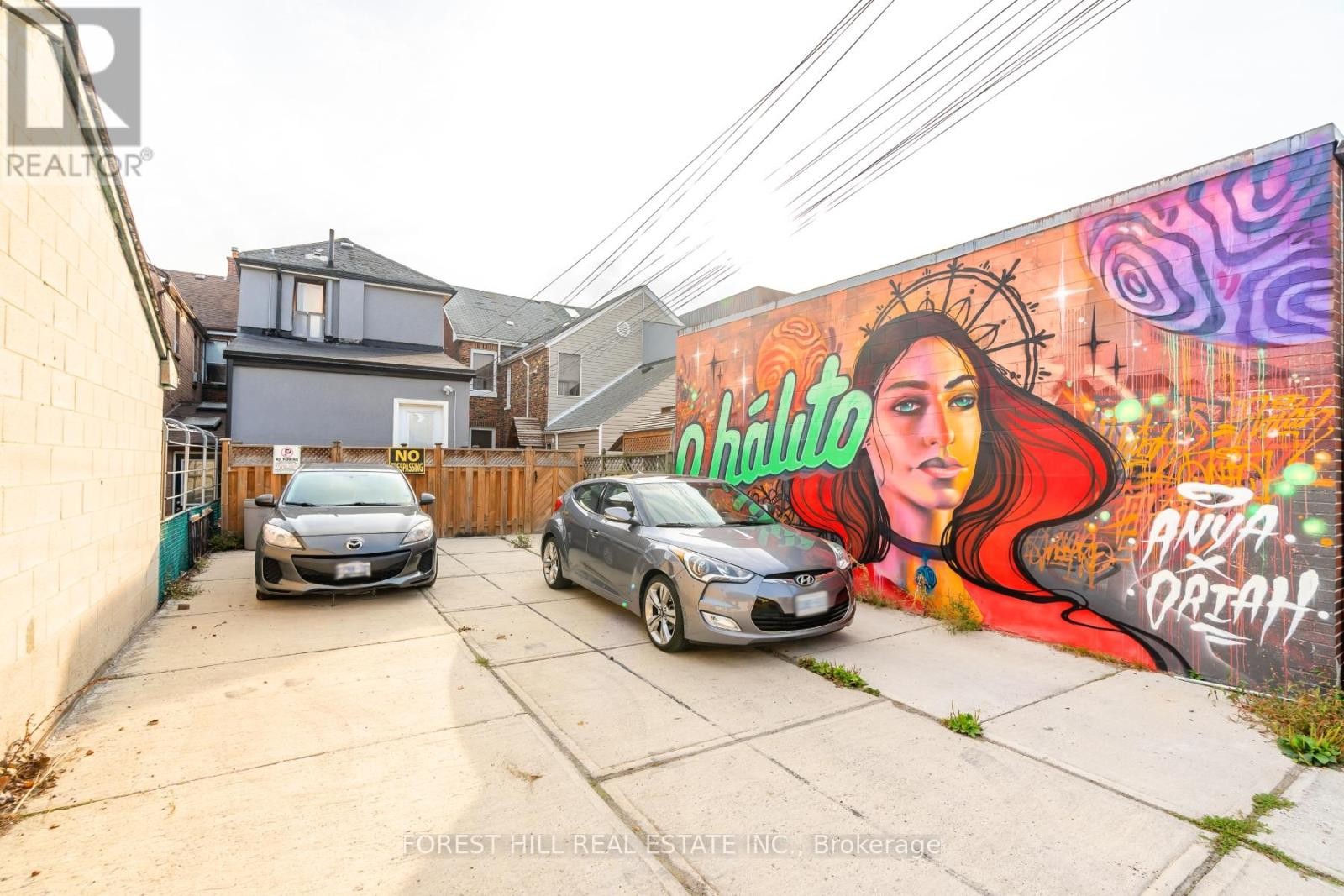 












LOWER - 224 PALMERSTON AVENUE

,
Toronto (Trinity-Bellwoods),




Ontario
M6J2J4

