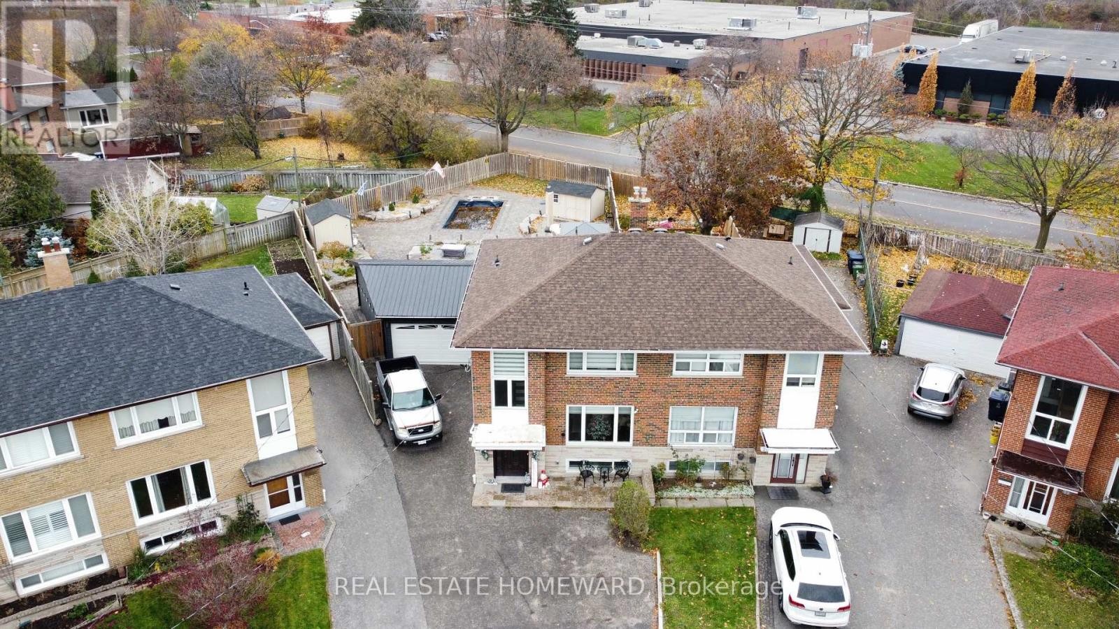 












18 WYNDCLIFF CRESCENT

,
Toronto (Victoria Village),




Ontario
M4A2K1

