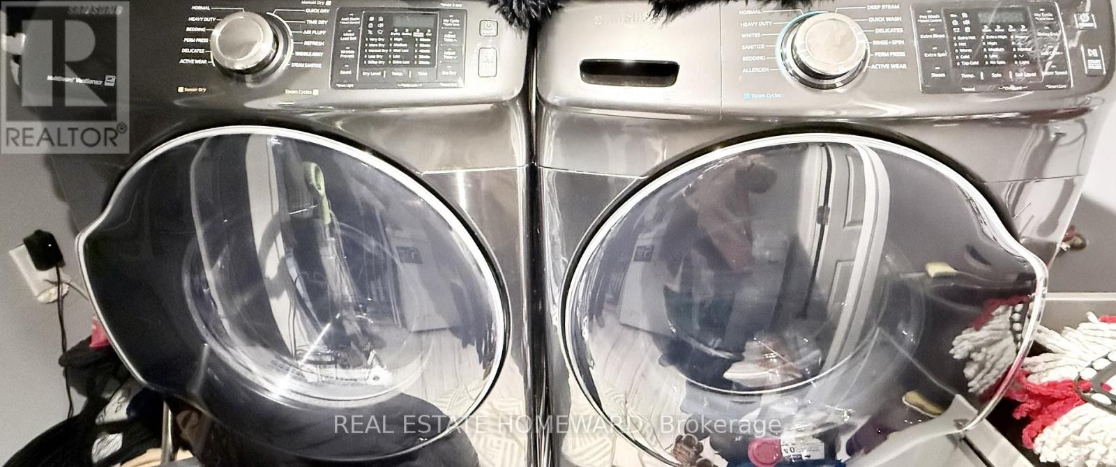 












18 WYNDCLIFF CRESCENT

,
Toronto (Victoria Village),




Ontario
M4A2K1

