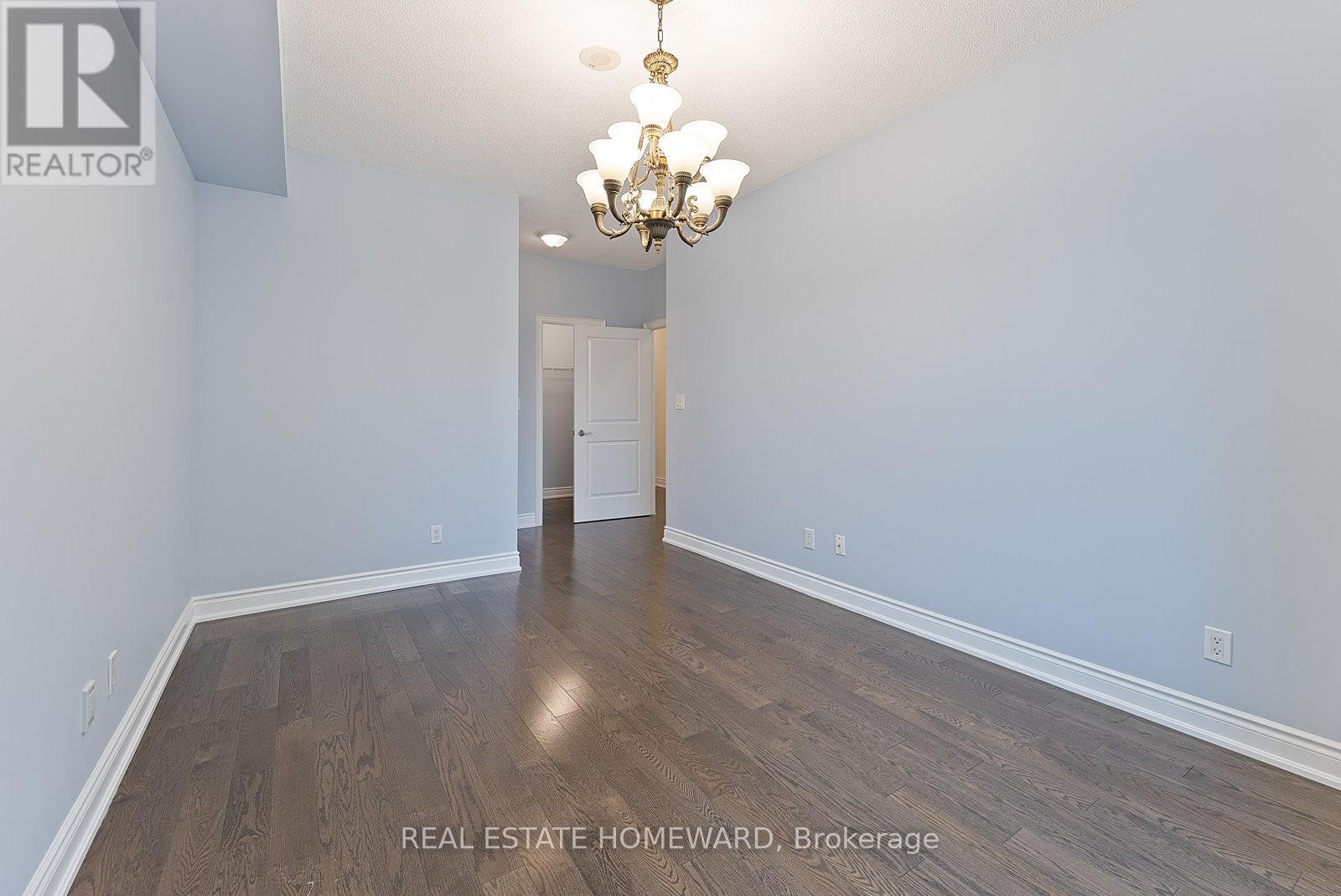 












714 - 10 BLOORVIEW PLACE

,
Toronto (Don Valley Village),




Ontario
M2J0B1

