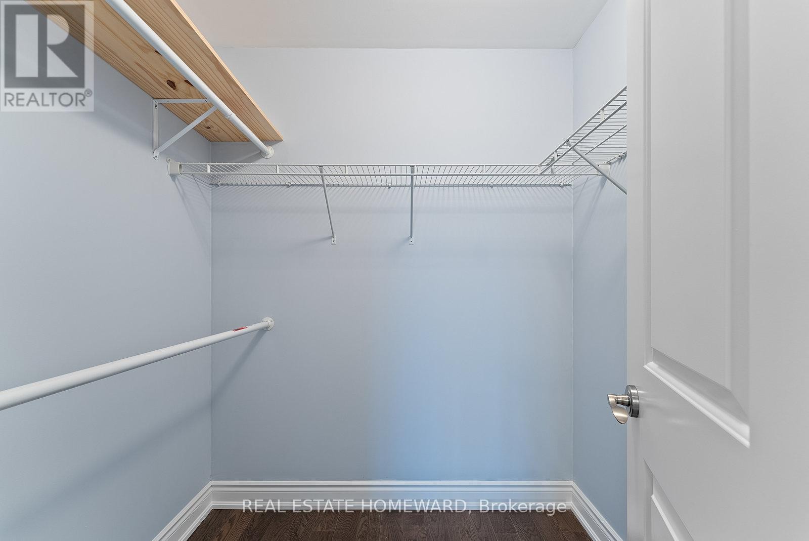 












714 - 10 BLOORVIEW PLACE

,
Toronto (Don Valley Village),




Ontario
M2J0B1

