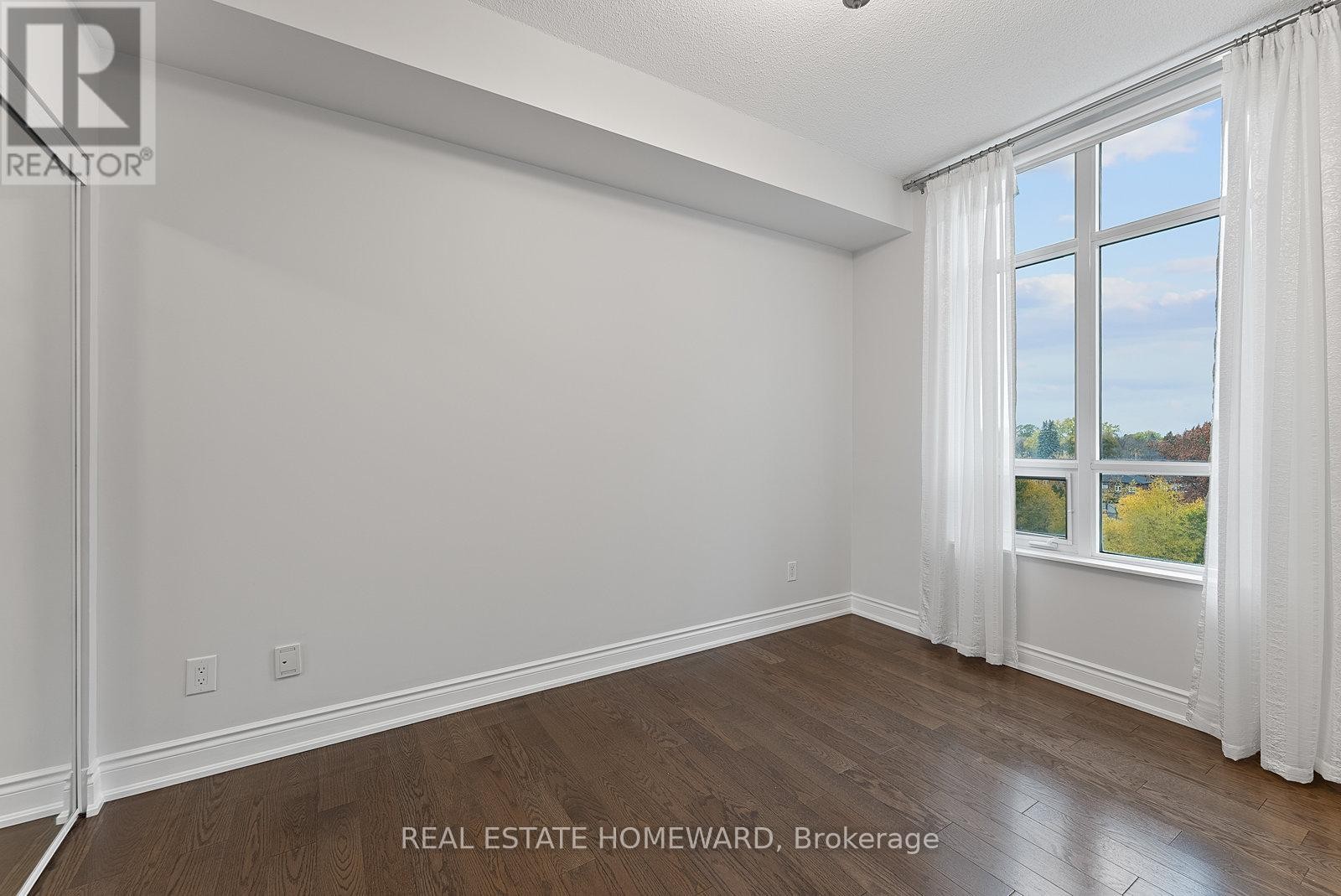 












714 - 10 BLOORVIEW PLACE

,
Toronto (Don Valley Village),




Ontario
M2J0B1

