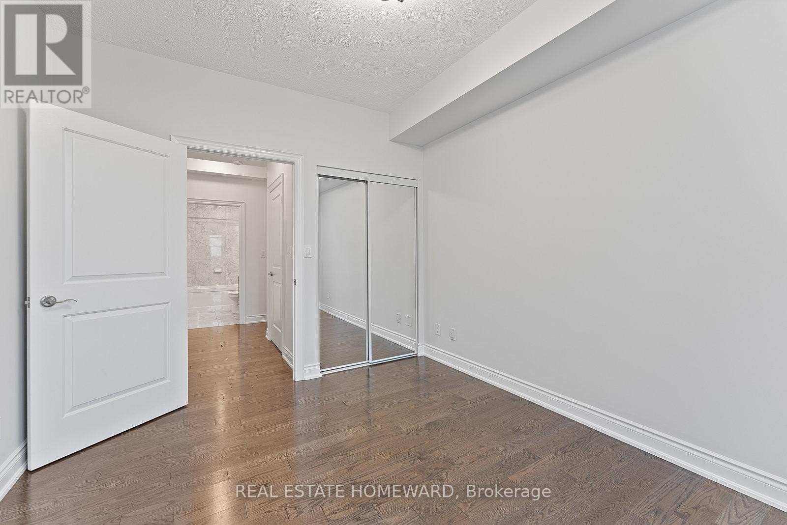 












714 - 10 BLOORVIEW PLACE

,
Toronto (Don Valley Village),




Ontario
M2J0B1

