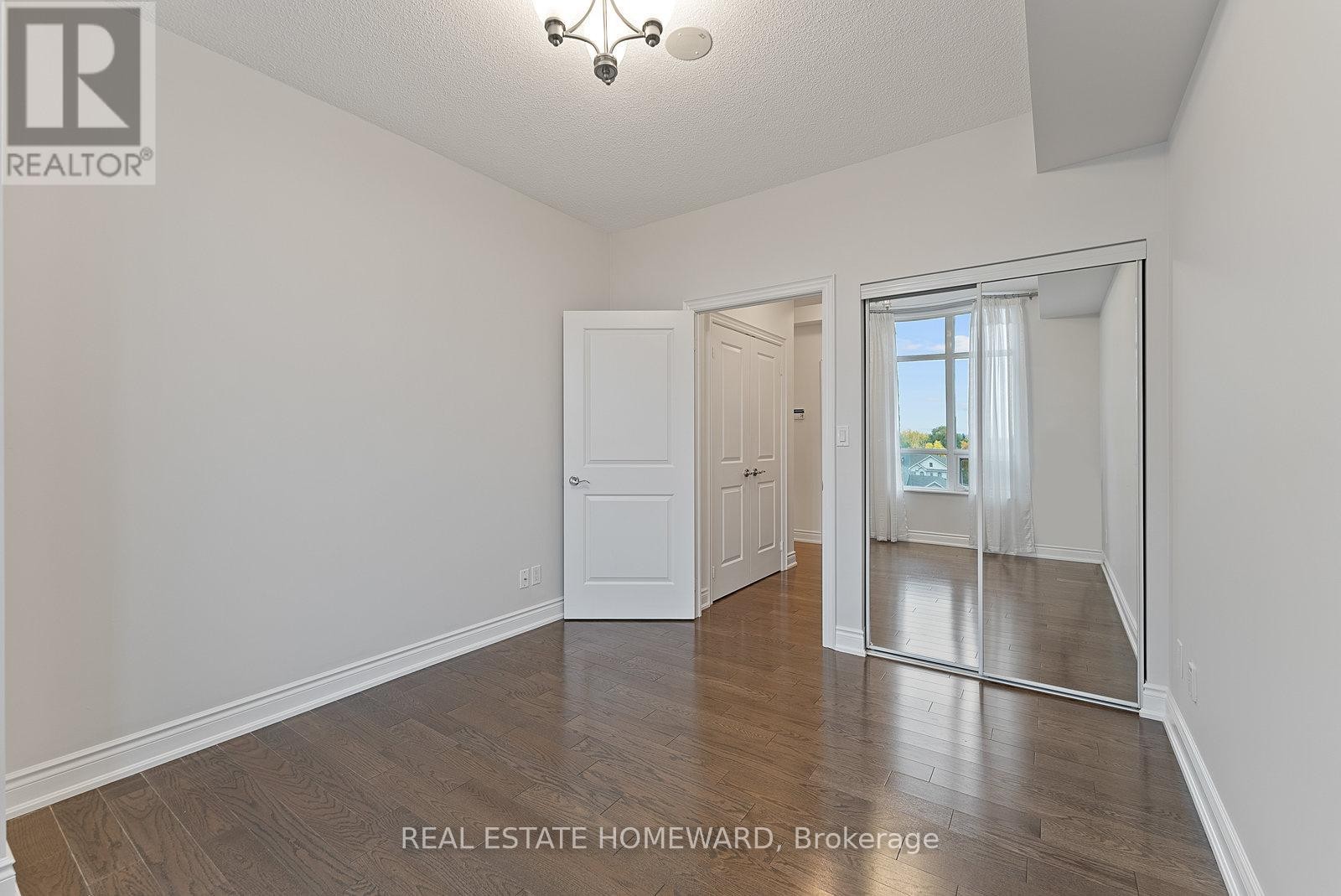 












714 - 10 BLOORVIEW PLACE

,
Toronto (Don Valley Village),




Ontario
M2J0B1

