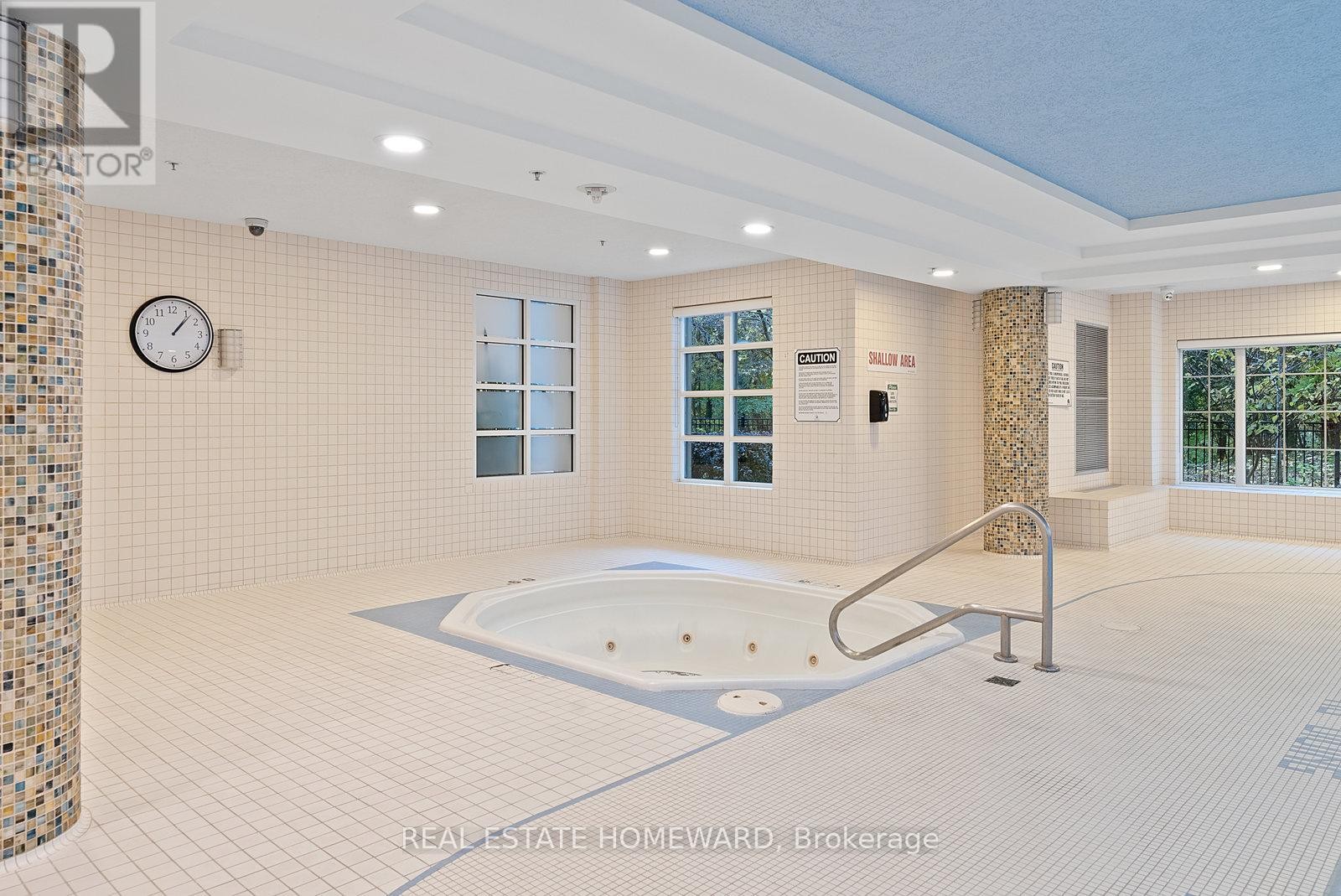 












714 - 10 BLOORVIEW PLACE

,
Toronto (Don Valley Village),




Ontario
M2J0B1

