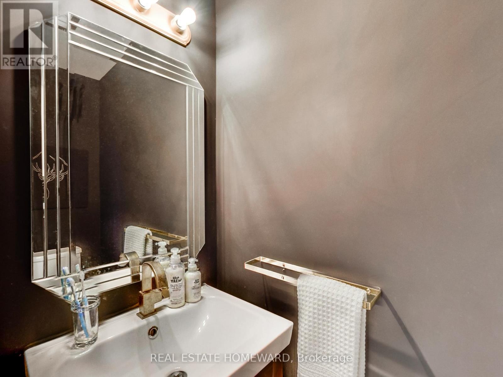 












183 MADISON AVENUE

,
Toronto (Annex),




Ontario
M5R2S6

