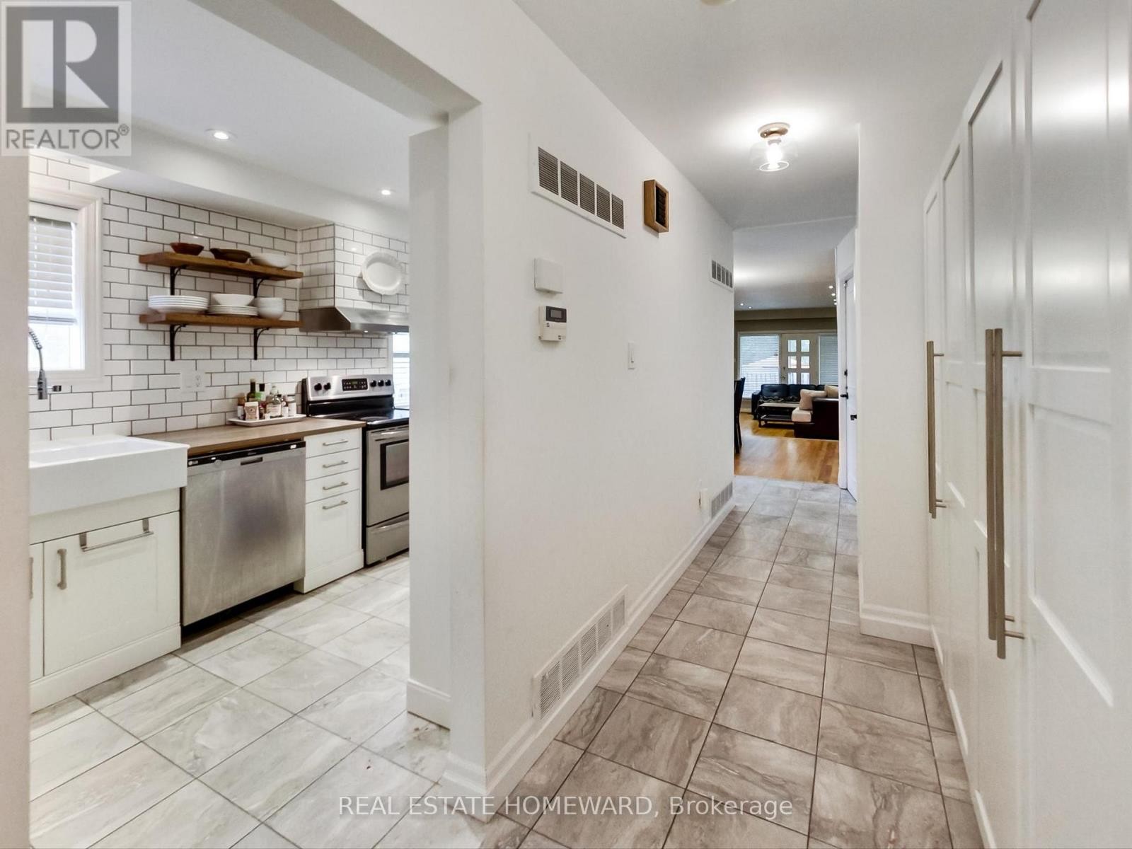 












183 MADISON AVENUE

,
Toronto (Annex),




Ontario
M5R2S6

