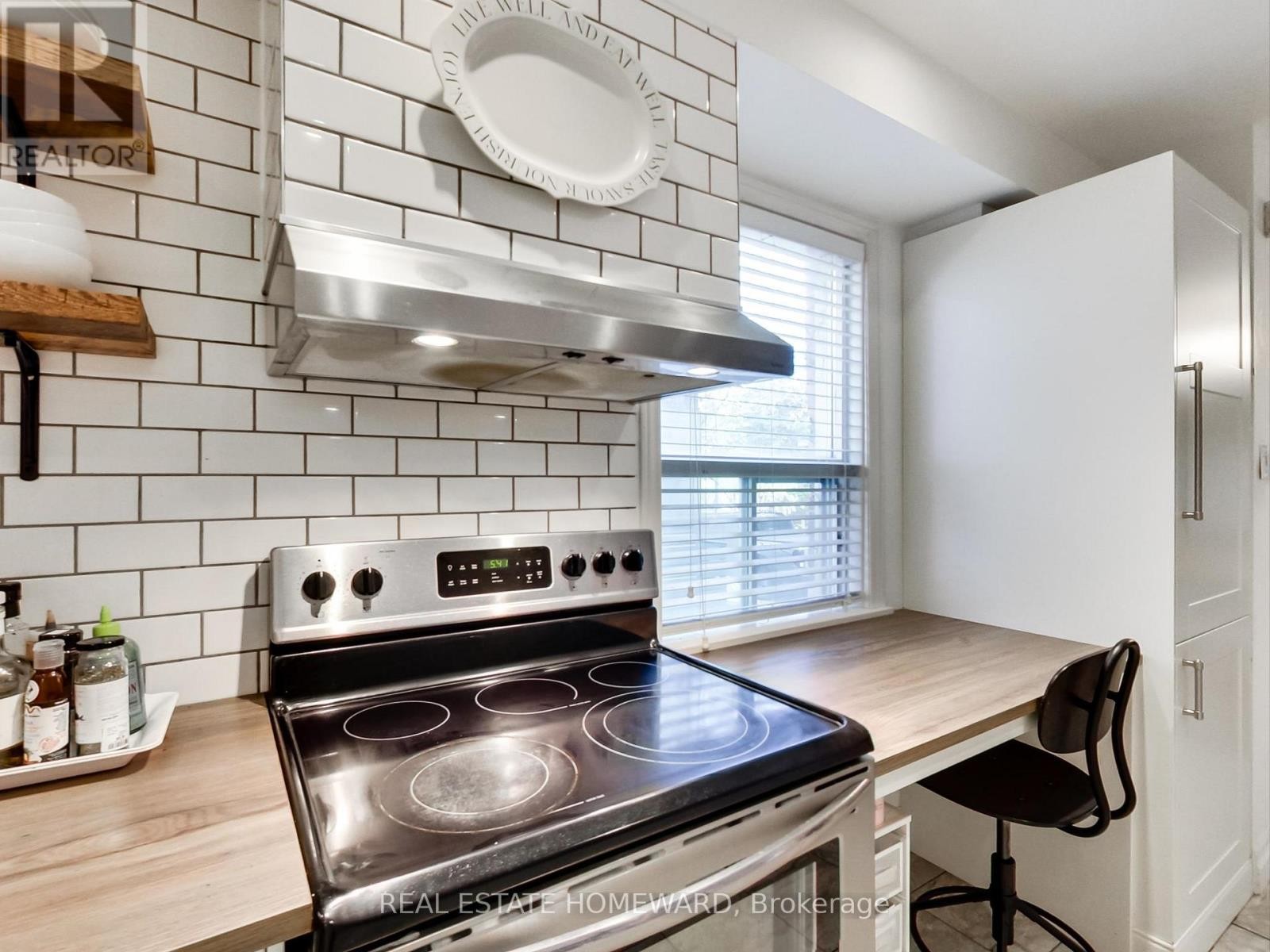 












183 MADISON AVENUE

,
Toronto (Annex),




Ontario
M5R2S6

