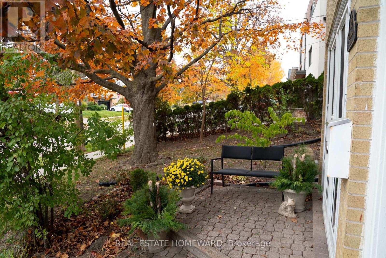 












35 VALENTINE DRIVE

,
Toronto (Parkwoods-Donalda),




Ontario
M3A3J7

