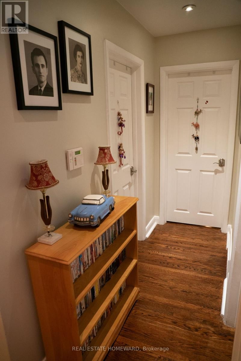 












35 VALENTINE DRIVE

,
Toronto (Parkwoods-Donalda),




Ontario
M3A3J7

