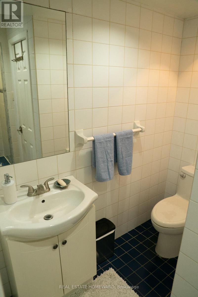 












35 VALENTINE DRIVE

,
Toronto (Parkwoods-Donalda),




Ontario
M3A3J7

