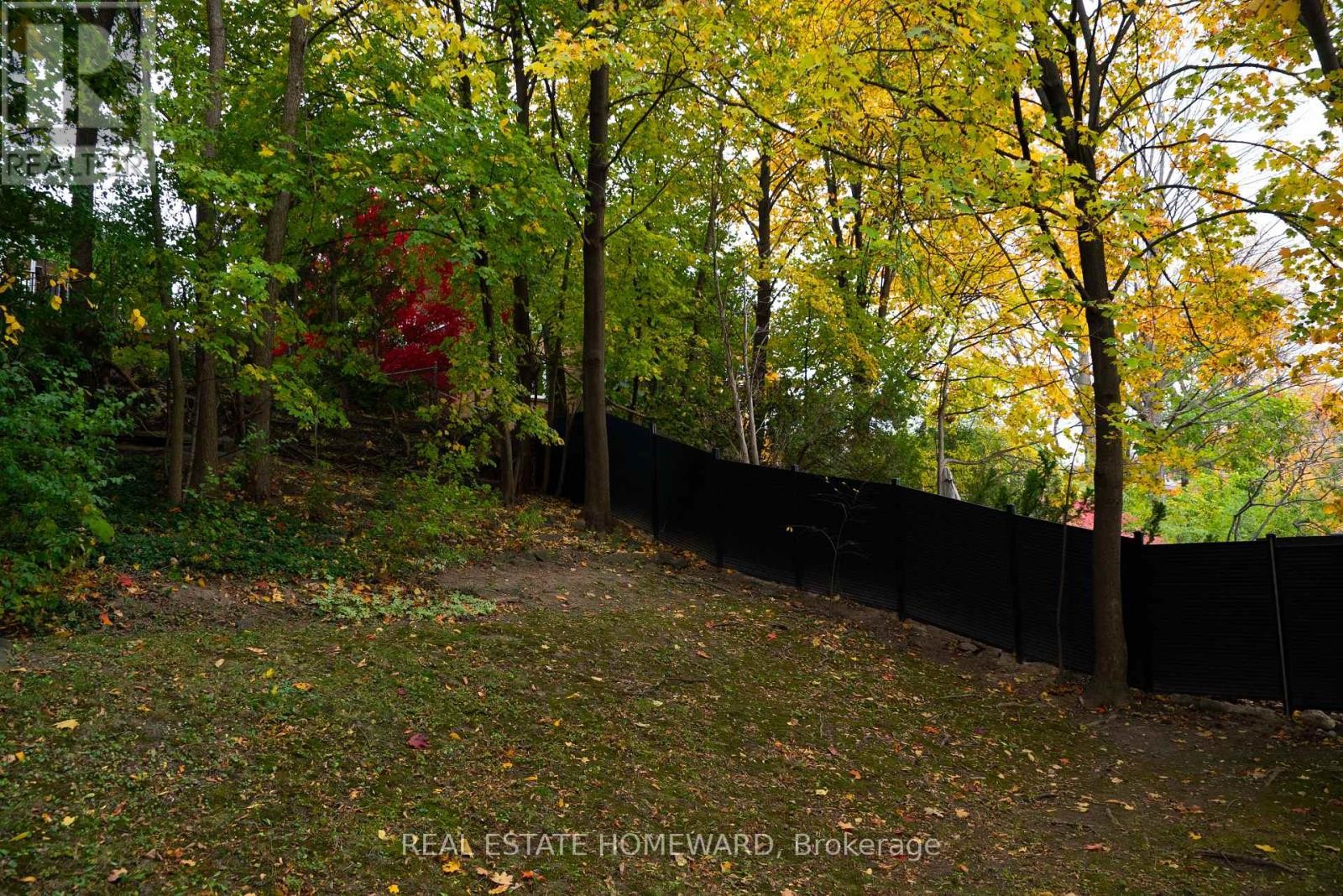 












35 VALENTINE DRIVE

,
Toronto (Parkwoods-Donalda),




Ontario
M3A3J7

