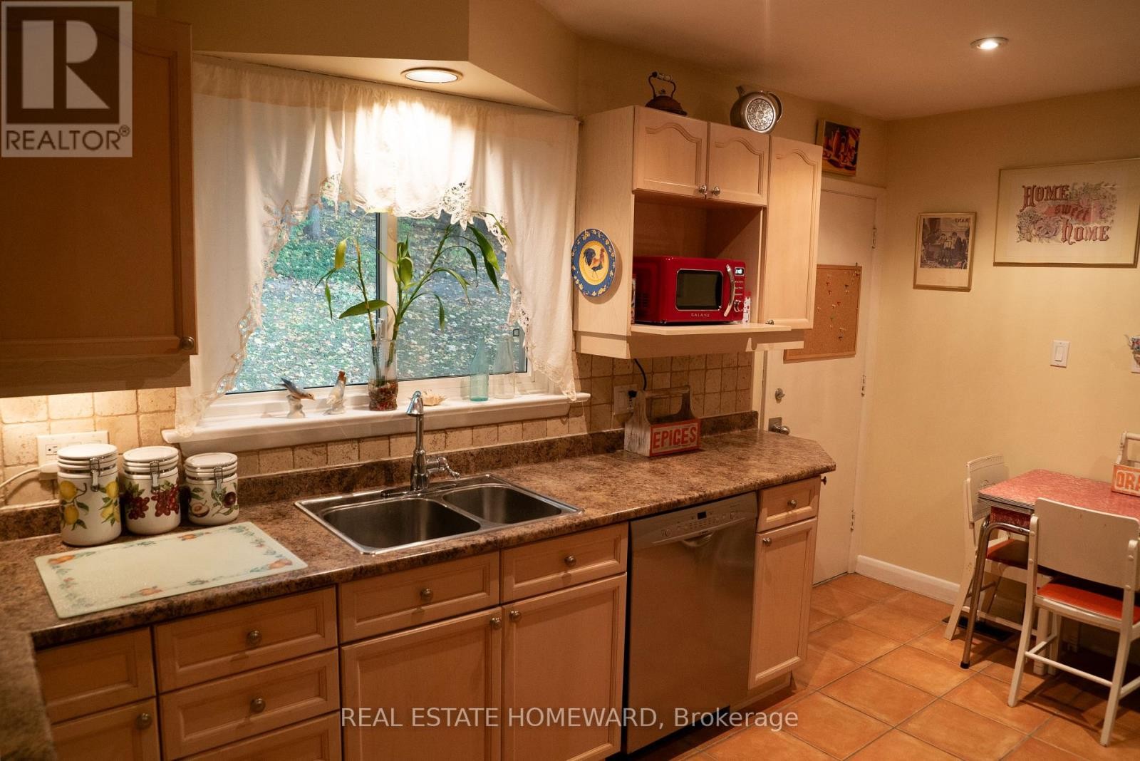 












35 VALENTINE DRIVE

,
Toronto (Parkwoods-Donalda),




Ontario
M3A3J7

