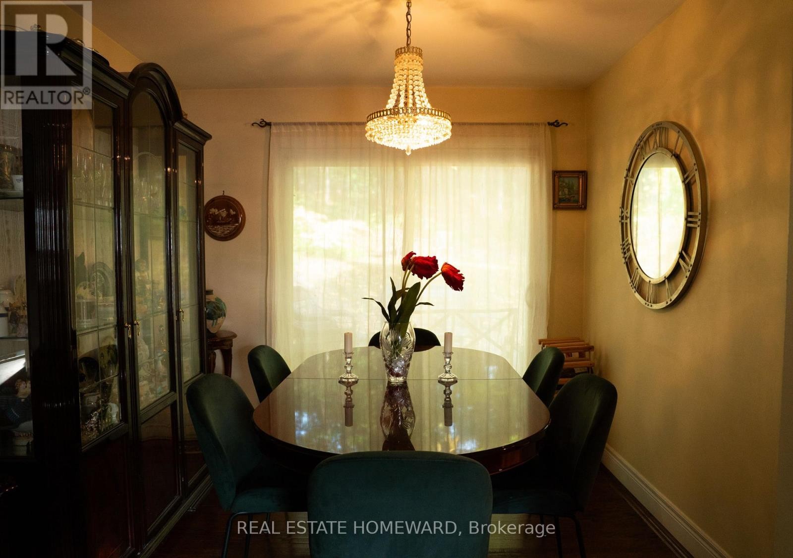 












35 VALENTINE DRIVE

,
Toronto (Parkwoods-Donalda),




Ontario
M3A3J7

