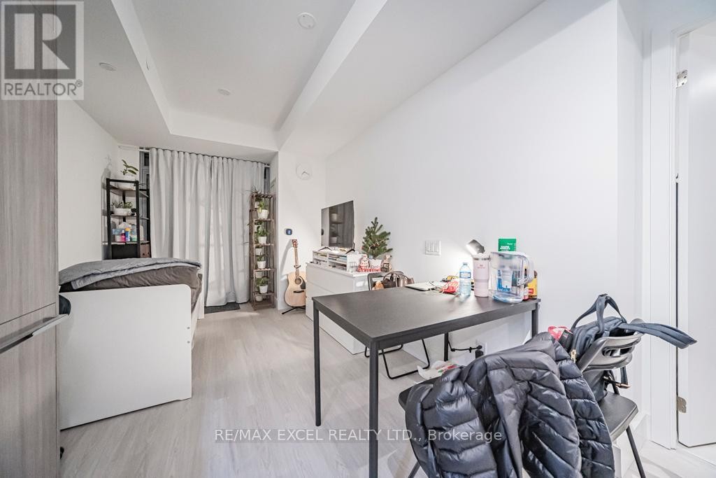 












302 - 625 SHEPPARD AVENUE E

,
Toronto (Bayview Village),




Ontario
M2K1B5

