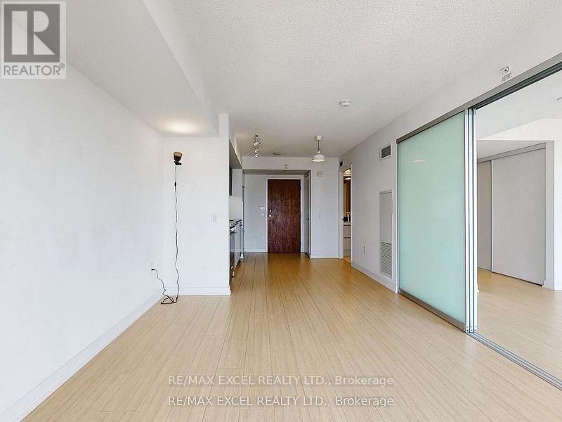 












3911 - 85 QUEENS WHARF ROAD

,
Toronto (Waterfront Communities),




Ontario
M5V0J9

