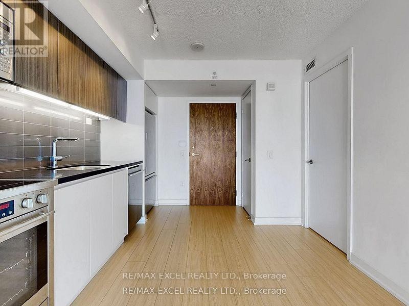 












3911 - 85 QUEENS WHARF ROAD

,
Toronto (Waterfront Communities),




Ontario
M5V0J9

