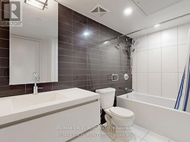 












3911 - 85 QUEENS WHARF ROAD

,
Toronto (Waterfront Communities),




Ontario
M5V0J9

