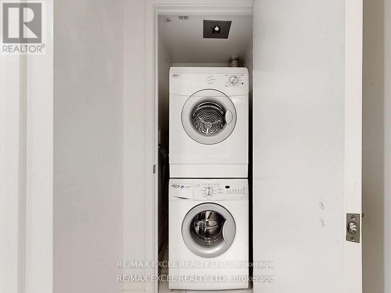 












3911 - 85 QUEENS WHARF ROAD

,
Toronto (Waterfront Communities),




Ontario
M5V0J9

