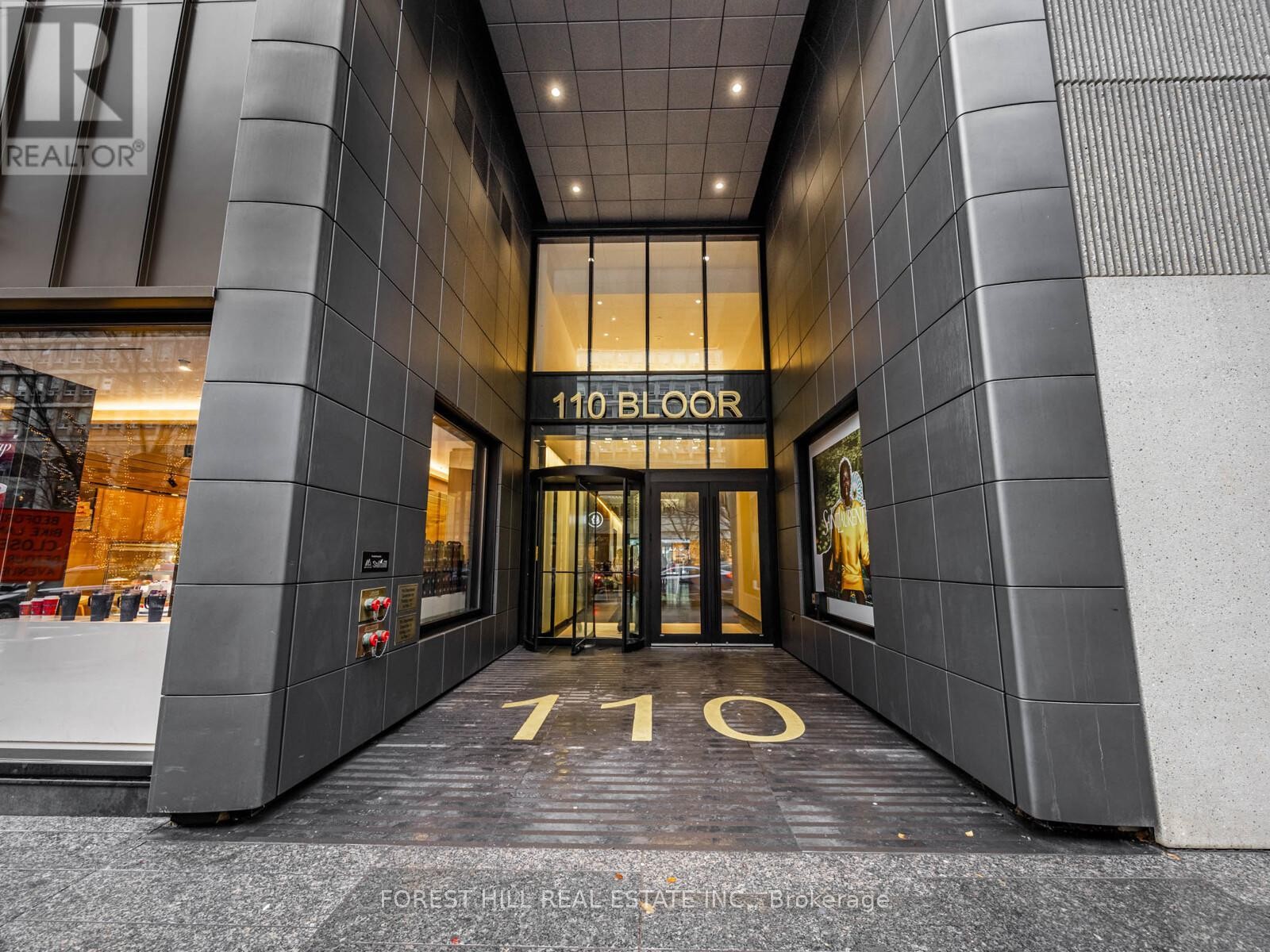 












1306 - 110 BLOOR STREET W

,
Toronto (Annex),




Ontario
M5S2W7

