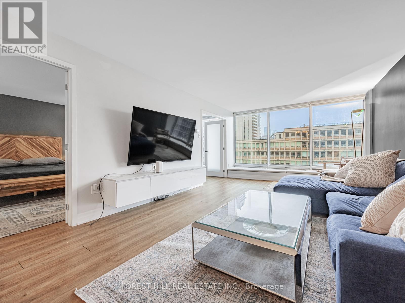 












1306 - 110 BLOOR STREET W

,
Toronto (Annex),




Ontario
M5S2W7

