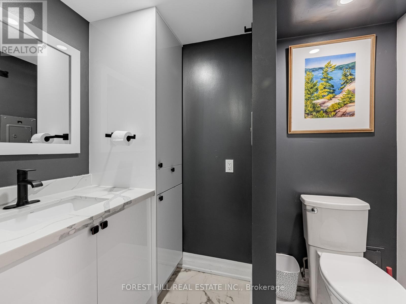 












1306 - 110 BLOOR STREET W

,
Toronto (Annex),




Ontario
M5S2W7

