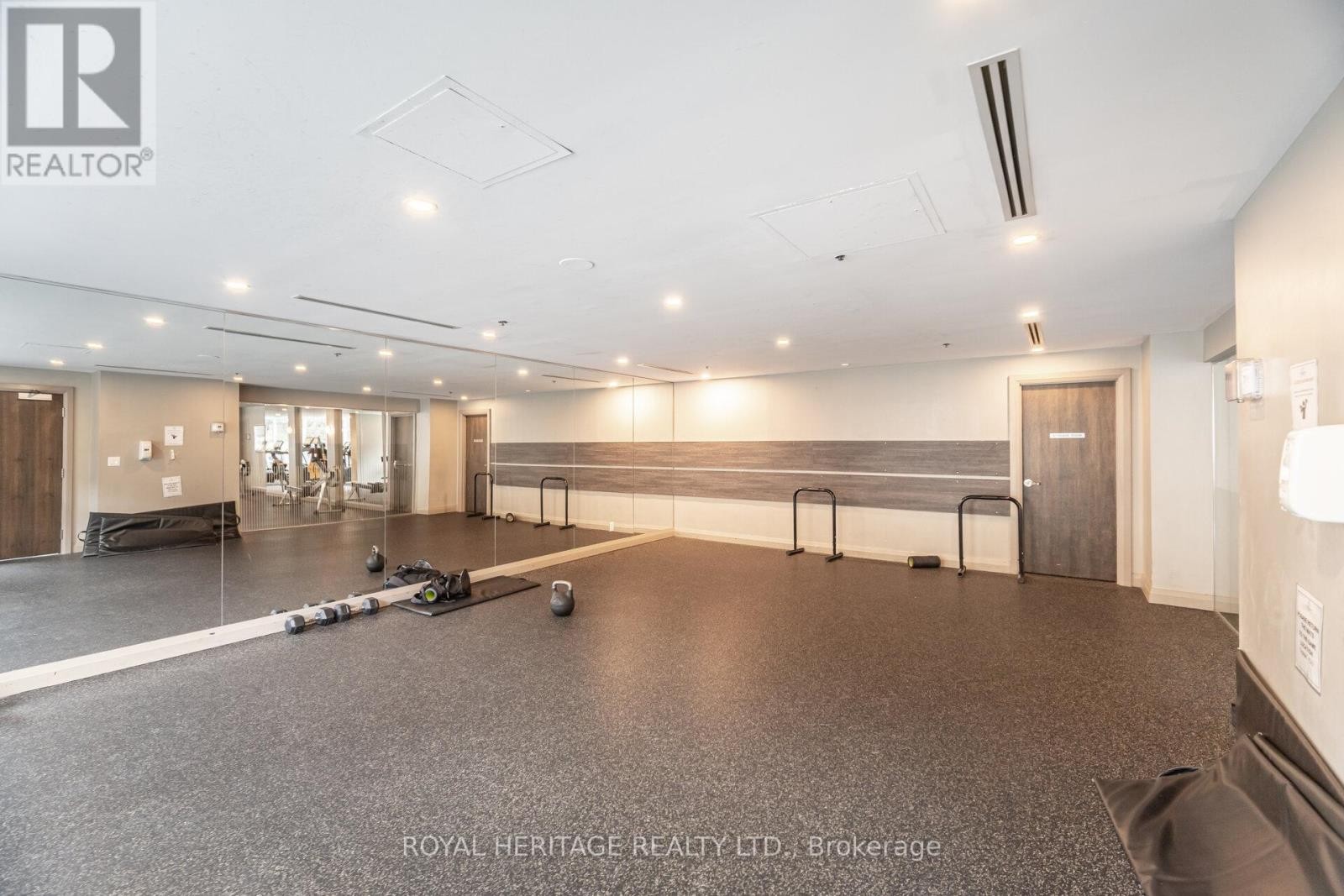 












611 - 12 YONGE STREET

,
Toronto (Waterfront Communities),




Ontario
M5E1Z9

