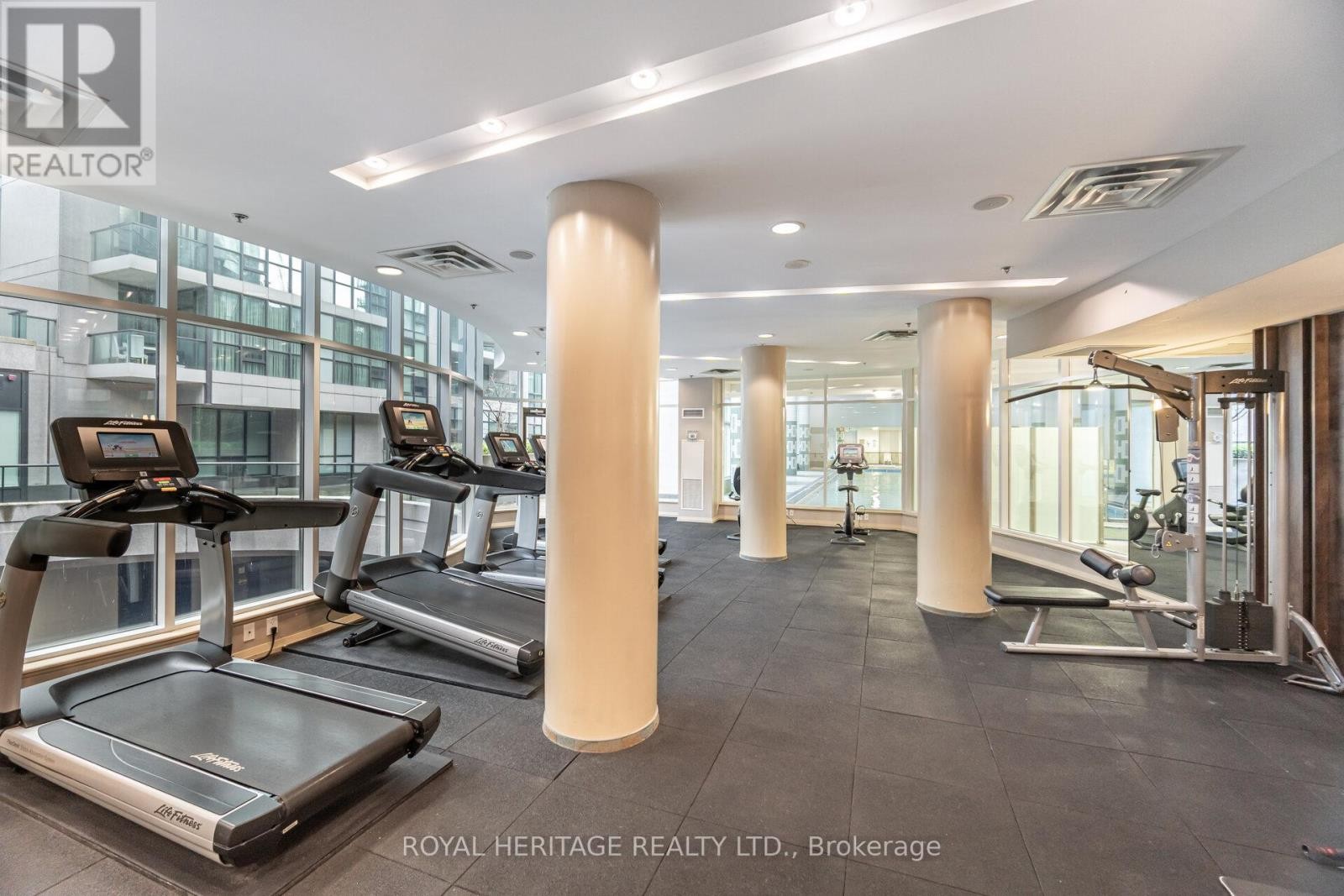 












611 - 12 YONGE STREET

,
Toronto (Waterfront Communities),




Ontario
M5E1Z9

