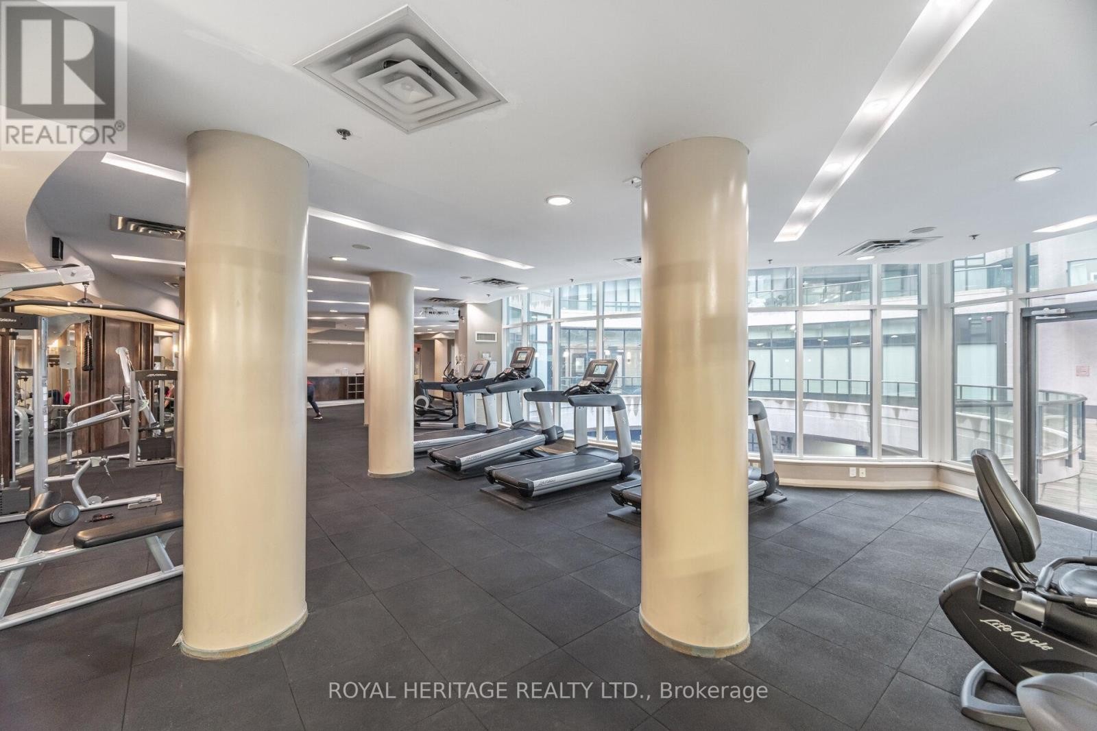 












611 - 12 YONGE STREET

,
Toronto (Waterfront Communities),




Ontario
M5E1Z9

