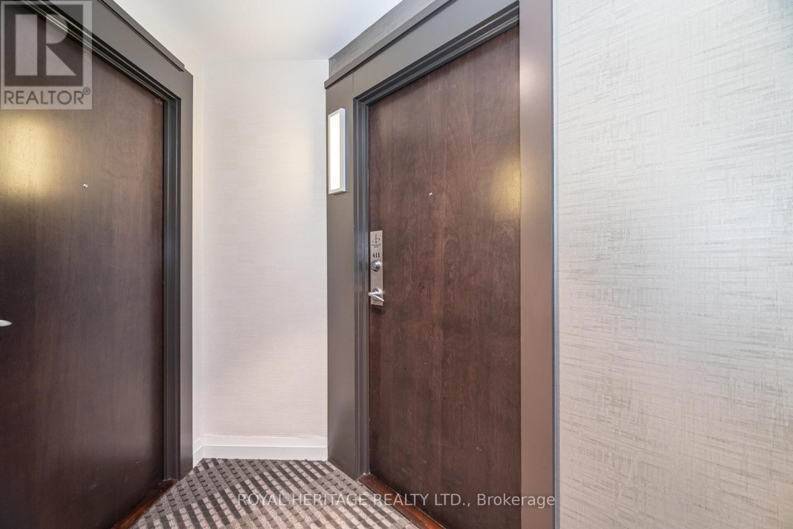 












611 - 12 YONGE STREET

,
Toronto (Waterfront Communities),




Ontario
M5E1Z9

