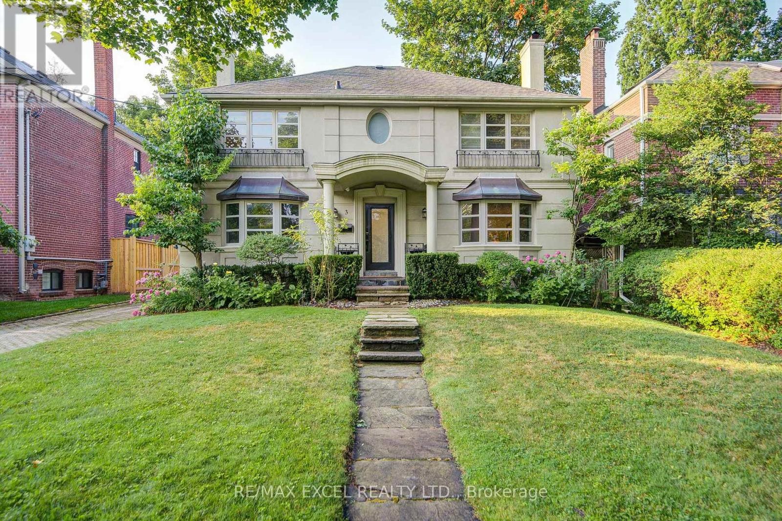 












3 SILVERWOOD AVENUE

,
Toronto (Forest Hill South),




Ontario
M5P1W3

