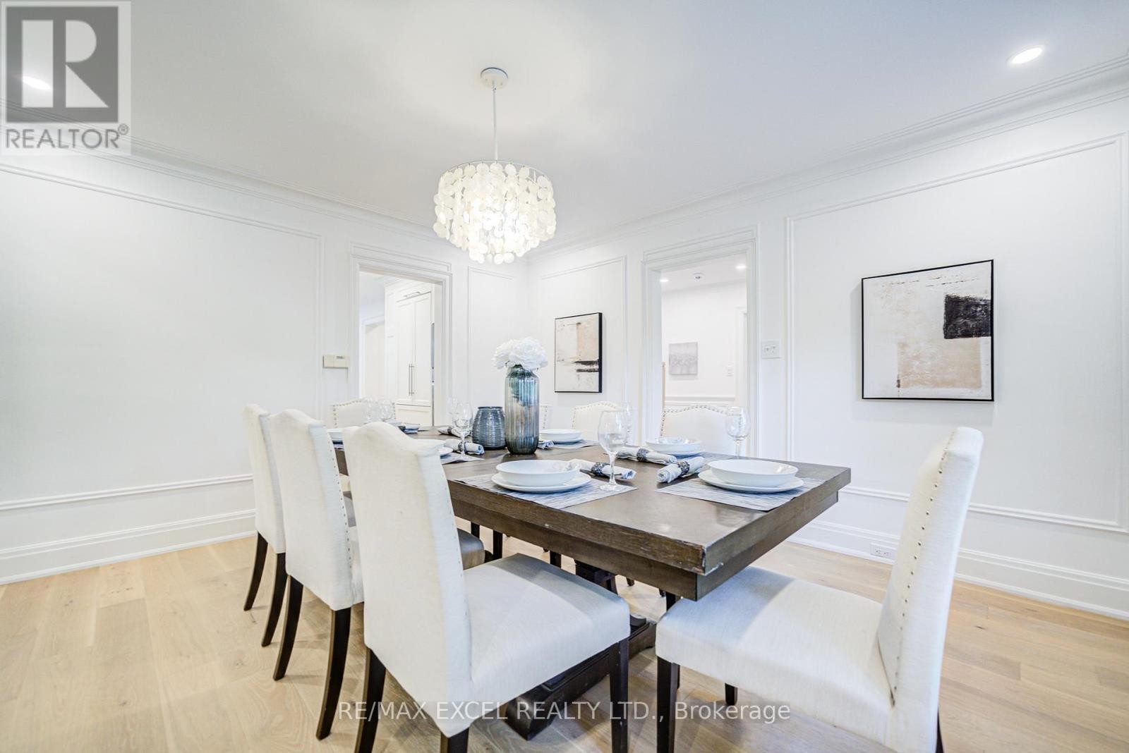 












3 SILVERWOOD AVENUE

,
Toronto (Forest Hill South),




Ontario
M5P1W3

