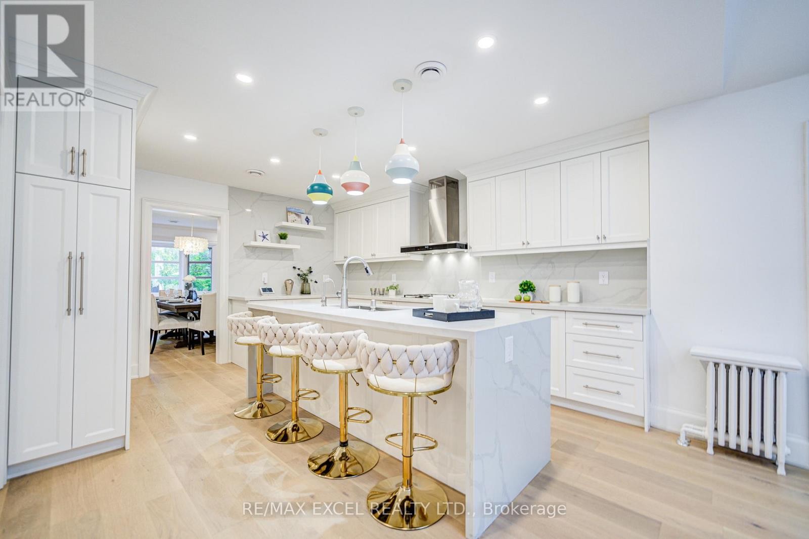 












3 SILVERWOOD AVENUE

,
Toronto (Forest Hill South),




Ontario
M5P1W3

